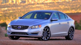 Photo de l’extérieur de la Volvo S60 2016, l’avant du véhicule.