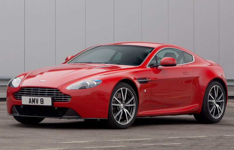 AstonMartinVantageV8-2016-1
