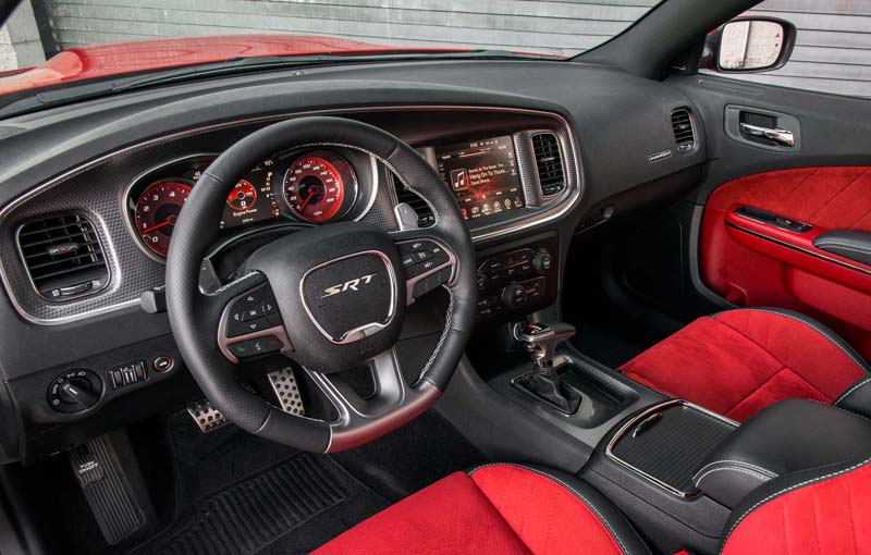Dodge-Charger-SRT-2016-3