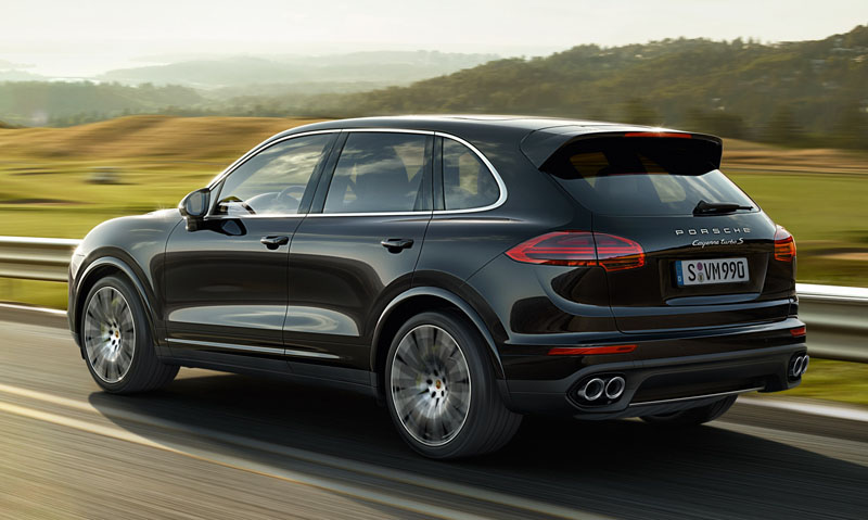 Porsche-Cayenne-Turbo-S-2016-2