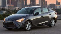 Toyota-Yaris-Berline-2016-1