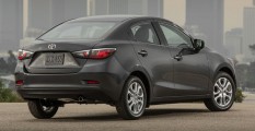 Toyota-Yaris-Berline-2016-2
